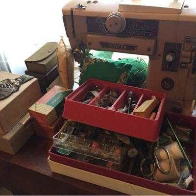 Vtg Singer Sewing Machine