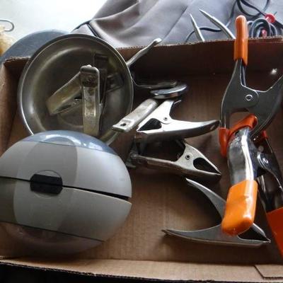 Lot of light magnets, magnet bowl, & clamps.