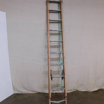 18 Foot Fiberglass Ladder