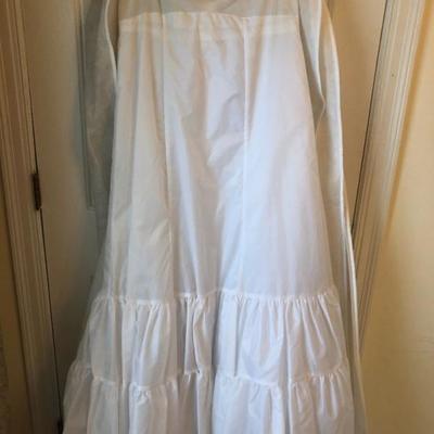 Slip, underskirt w/tulle.