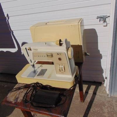 Vintage Singer Sowing machine