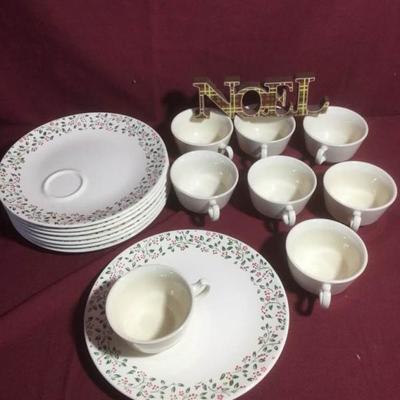 NOEL- Holiday plates and Cups