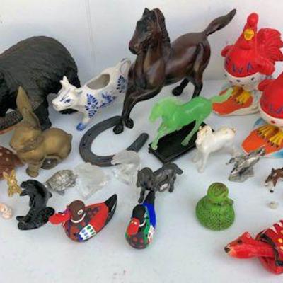PAC019 Collectible Animal Figurines