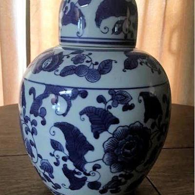 PAC045 Blue and White Ginger Jar