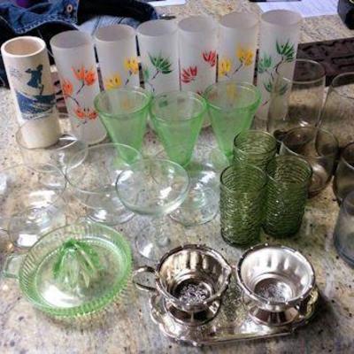 PAC009 Assorted Shot Glasses & Collectible Glassware