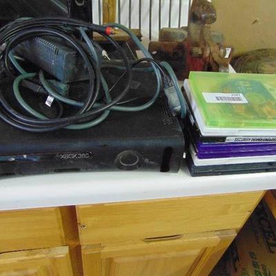 XBOX 360 (NO CONTROLLERS)