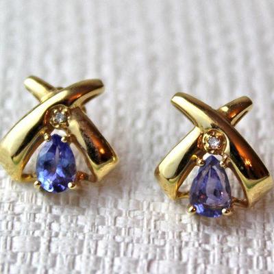 14K yellow gold earrings with diamonds and tanzanite