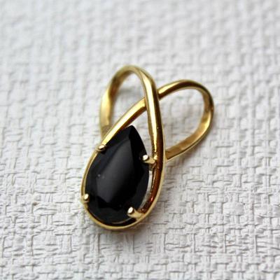necklace pendant - faceted onyx set in 14K yellow gold 
