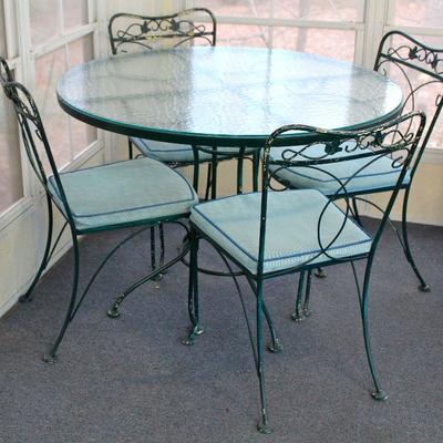 sun room/patio set - glass top table and (4) chairs