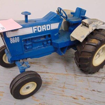 Die Cast Ford 8600 Toy Tractor