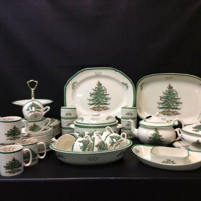 Spode Christmas Tree Dinnerware Set