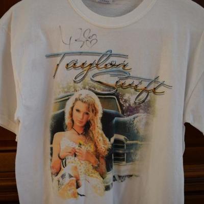 Taylor Swift Autographed T-Shirt