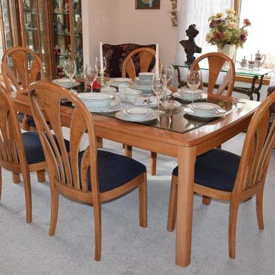 Dining Room Table W/Chairs