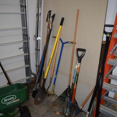Shovels, Rakes, & Lawn Tools