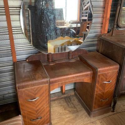 antique dressing table 