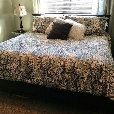 King bed $250
