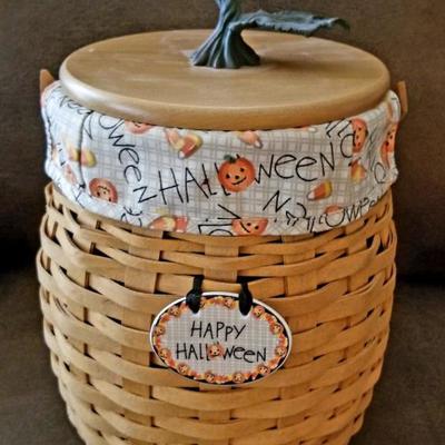 Longaberger 2000 Century Celebration Autumn Fields Basket @ $35
Classic stain wood lid with bronze metal leaf knob
Swing handle. Approx...