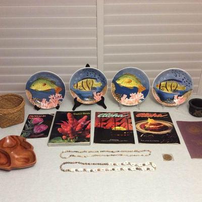 MMF036 Hawaiian Collectibles and Memorabilia 