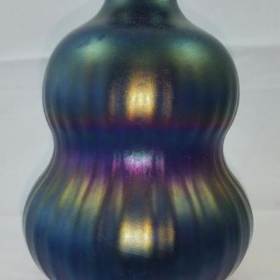 Kralick or Murano Glass Vase