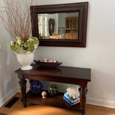 ENTRY/HALL MIRROR WITH MATCHING CONSOLE TABLE