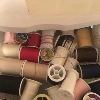Tons of sewing items 