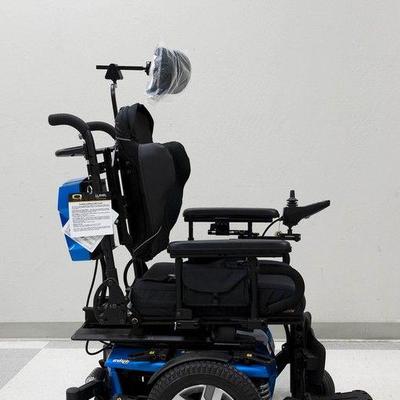 2017 Quantum Q6 Edge 2.0 electric power wheelchair with iLevel technology and Comfort Acta-Back.
Serial number: JD815617063070. 