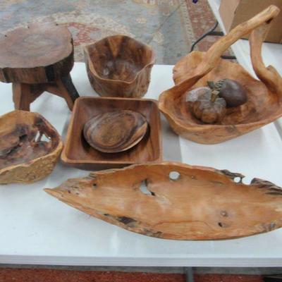 Natural wood bowls and serving pieces