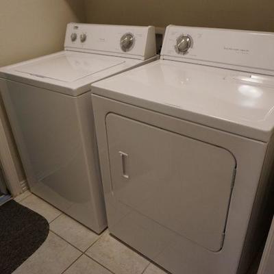 Estate Washing Machine/ Dryer
By Whirlpool Corporations