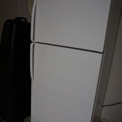 Roper Refrigerator by Whirlpool Corporations