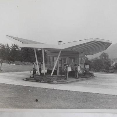 1950's Gas Station