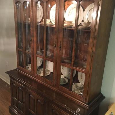 Ethan Allen  lighted china hutch
