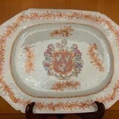 Chinese armorial platter: ItÂ bears the Arms of the Bennet Merchant family, of the late 18th century Finsbury London