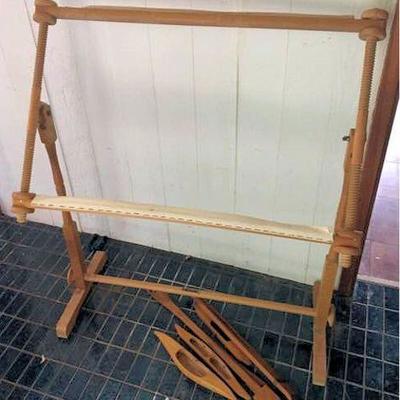 MVF065 Vintage Weaving Loom
