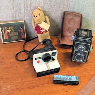 MVF057 Vintage Cameras & Accessories