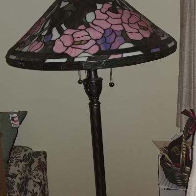 Stain glass, 5 ft tall lamp. 50.0