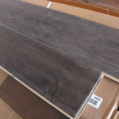 137 sq ft of 5 Onyx Maple Engineered Hardwood Flo ...