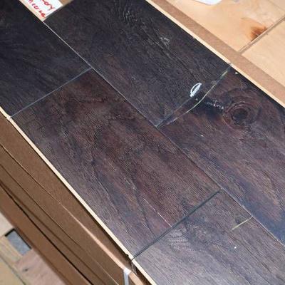 187 Sq Ft of Moonbeam Hickory Prefinished Engineer ...