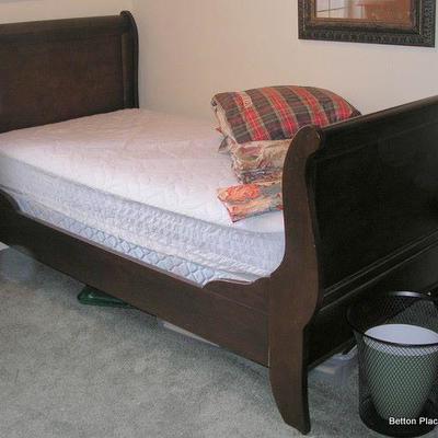 Antique Mahogany twin Sleigh Bed