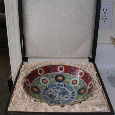Imari Bowl in original Box, this is very old
