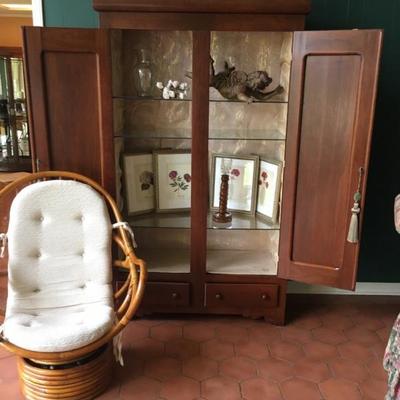 Armoire/Display Cabinet