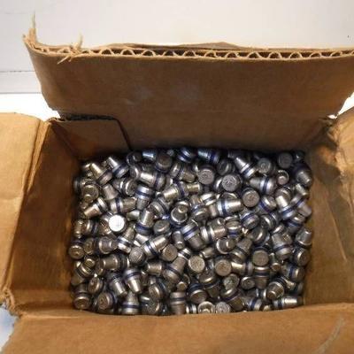 Box of 470 Two Alpha bullet co brand reload suppli ...