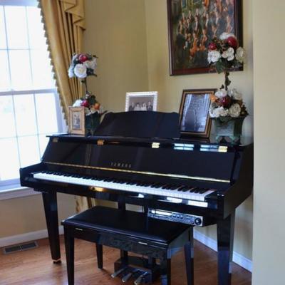 Yamahe GranTouch digital piano with DisKlavier