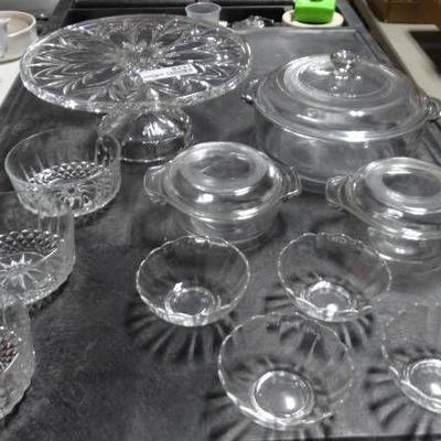 Lot of glass kitchen ware