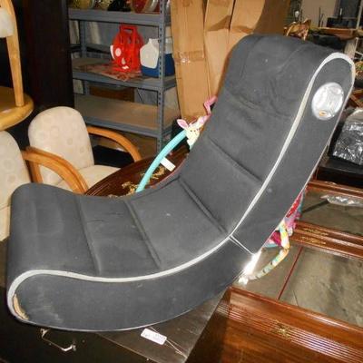 Foldable Gaming Chair with Built In Speakers and C ...