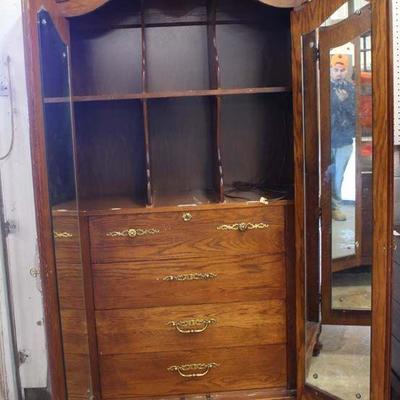  Country French Style Oak 2 Door Gentlemen’s Armoire by “Unique Furniture” – auction estimate $300-$600 