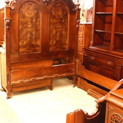  ANTIQUE BEAUTIFUL Walnut Victorian High Back Full Size Bed â€“ auction estimate $300-$600 