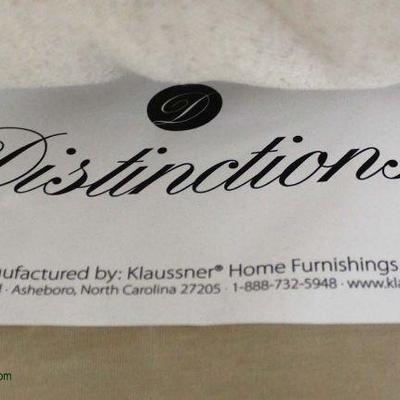 NEW Shabby Chic Club Chair “Distinctions by Klausner” – auction estimate $100-$300