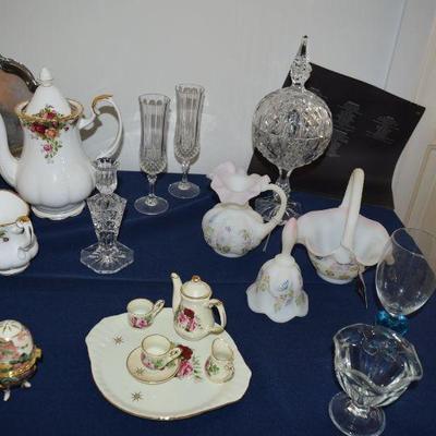 Collectible China Serving Pieces