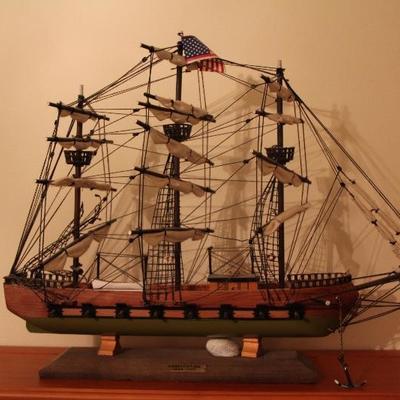 #315 Lot of 4 model sail boats, row boat
PRICE: $15