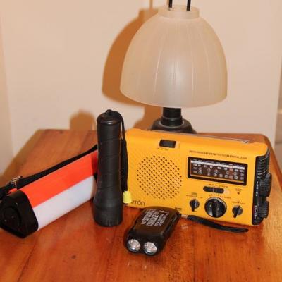 #213  lot- flashlights, lantern, weather radio
PRICE:  $5